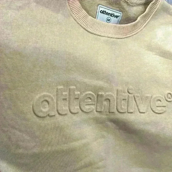 Attentive crewneck sweatshirt cream tan embossed

Size medium - Picture 2 of 2